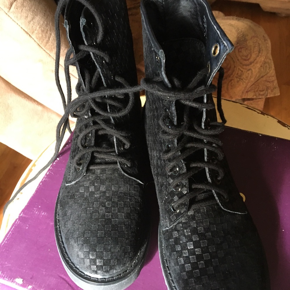 Shellys London Surba Combat Boots